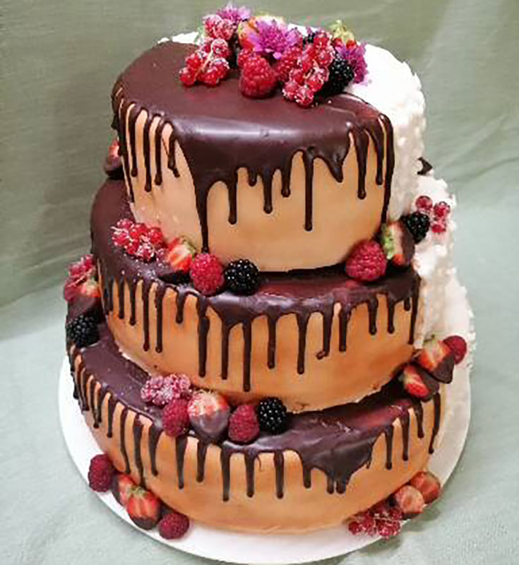Cafe-Schwarz-Hochzeitstorte-hell-dunkel